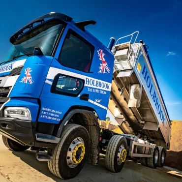 One of Holbrook’s New Generation DAF XDC 450 8x4 tippers. Image courtesy of ‘Bulk & Tipper’ magazine