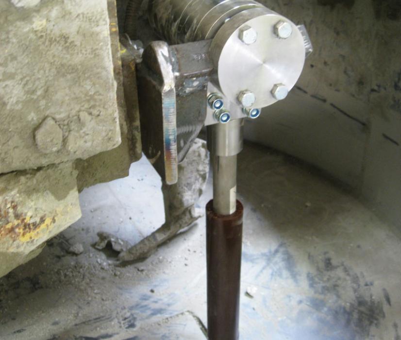 Hydronix moisture sensor in a static pan mixer