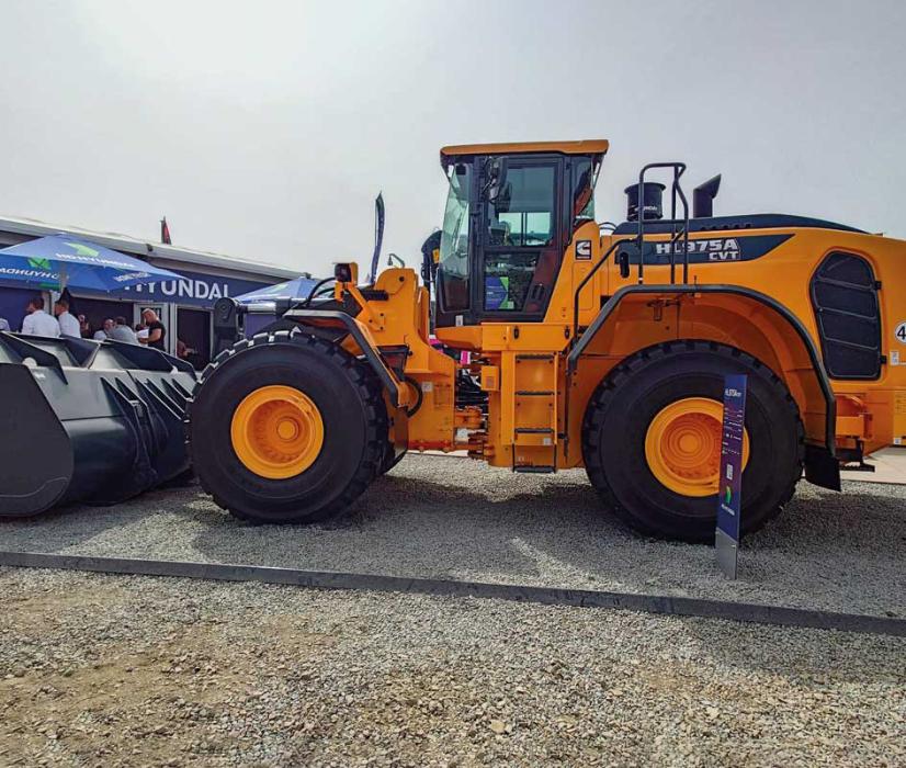 The Hyundai HL975A CVT wheel loader is powered by an EU Stage V-certified Cummins X12 engine, combined with ZF continuously variable transmission (CVT)