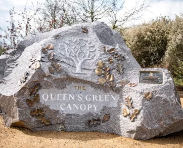 Created as part of the National Memorial Arboretum’s contribution to The Queen’s Green Canopy, the new sculpture has been hand-carved from a single piece of granite from Tarmac’s Mountsorrel Quarry