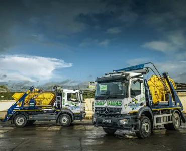 New Mercedes-Benz Atego skiploaders for Clearaway Recycling