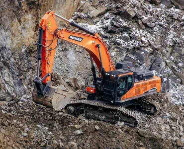 Doosan DX490LC-7 excavator