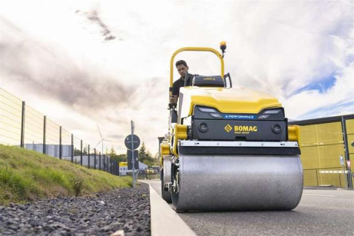 Bomag BW 100 AD e-5 tandem roller