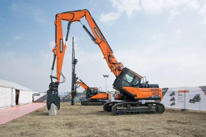 Doosan DX245DM-7 high-reach excavator  