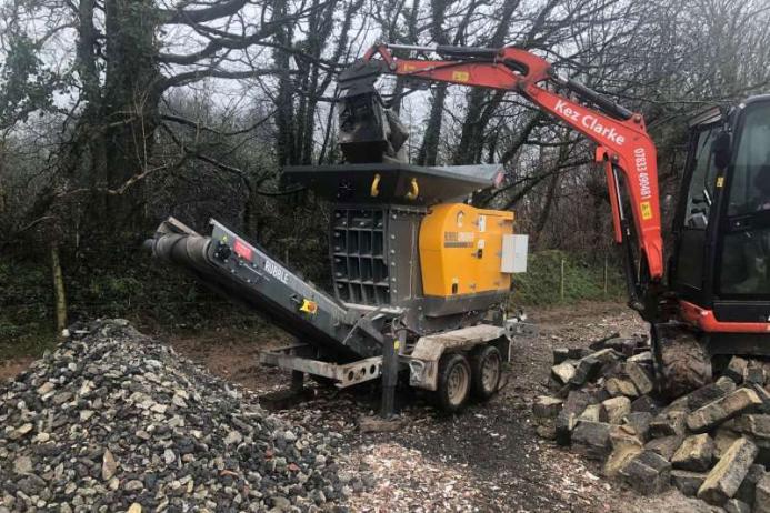 RubbleCrusher RCV150V mobile compact jaw crusher