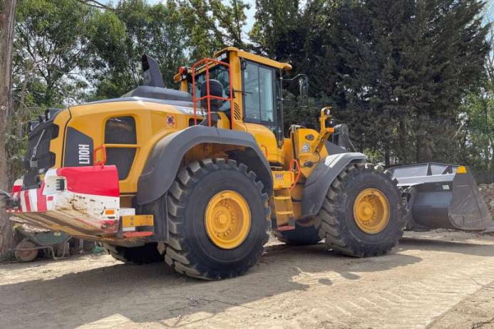 Volvo L110H wheel loader 