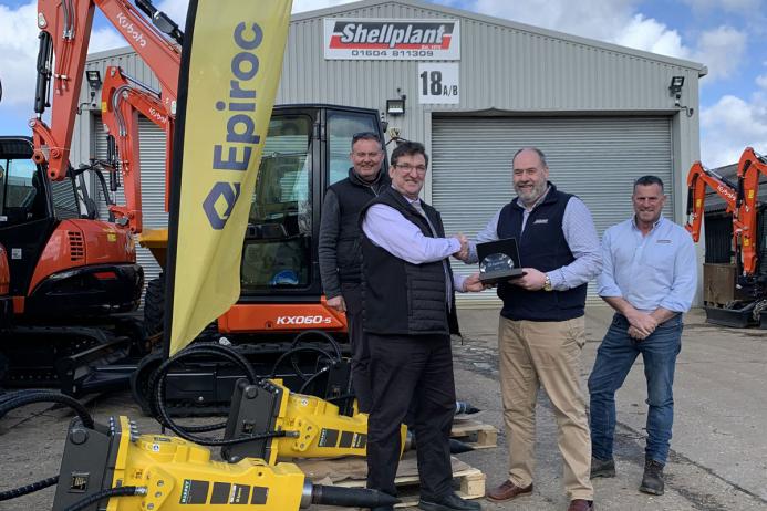 Shellplant team receiving the Epiroc Dealer of the Year 2022 Award