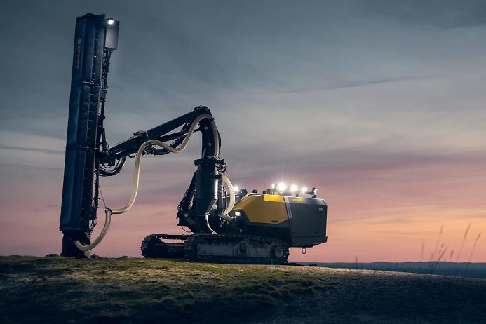 The new SmartROC T25 R radio-remote drill rig from Epiroc