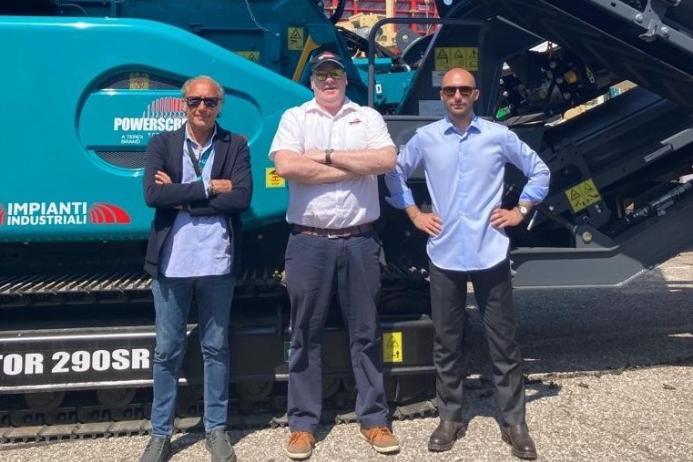 Mark Ferguson, Powerscreen regional sales manager (centre), with Ennio Dedè, sales manager at Impianti (left), and Fabio Orini, managing director of Impianti (right), at Samoter 2023
