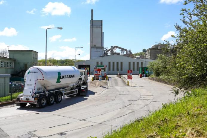 Lafarge Cement, Simon Gibson Transport and Lomas Distribution have produced a new training package to address a significant gap for cement tanker driver training