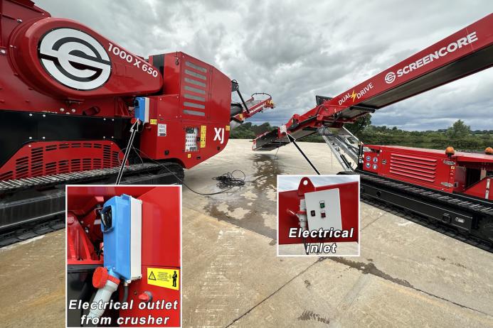The 24m Screencore 380 stockpiler comes with ‘Dual Drive’ functionality that allows the unit to operate with power provided by a crusher or screen