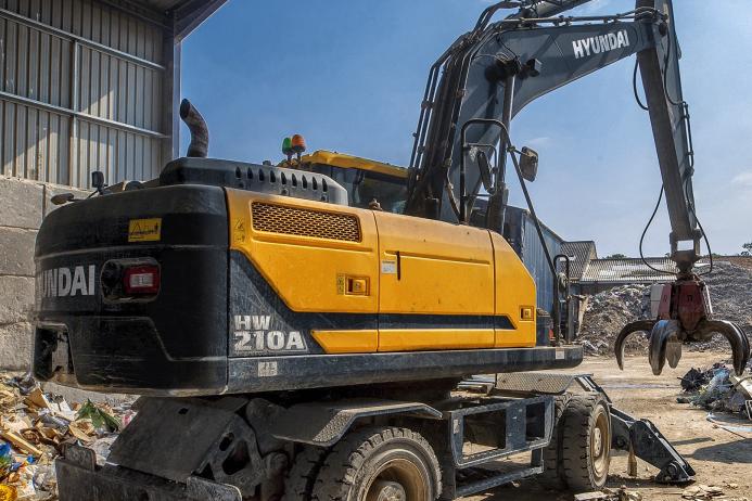 Hyundai HW210A wheeled excavator 