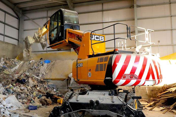 JCB JS20MH waste handling machine