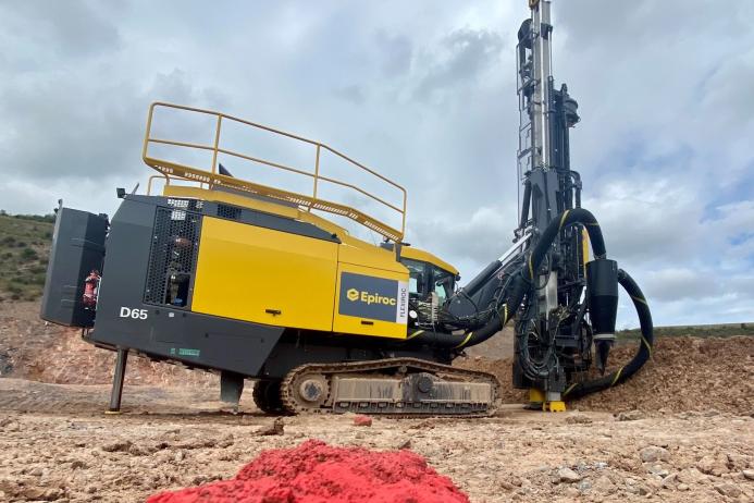 The FlexiRoc D65 on the quarry floor at Torr Works during Epiroc’s commissioning process