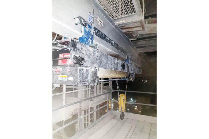 Wire-rope hoist in final position after installation and testing