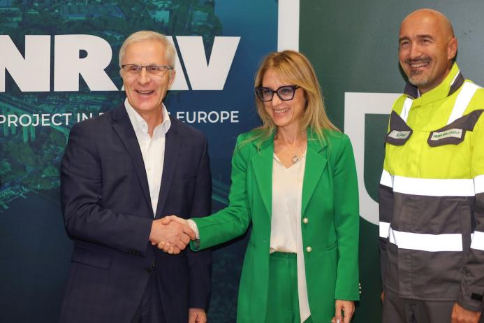Celebrating the start of construction of the ANRAV.beta pilot plant – from L-R: member of the Heidelberg Materials managing board Ernest Jelito, Minister Milena Stoycheva, and Antonio Clausi, director of the Global Competence Centre Cement