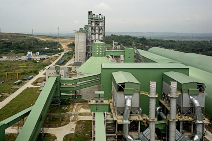 Semen Grobogan’s cement plant has a capacity of 1.8 million tonnes of clinker and 2.5 million tonnes of cement, together with sufficient limestone reserves to last for more than 50 years