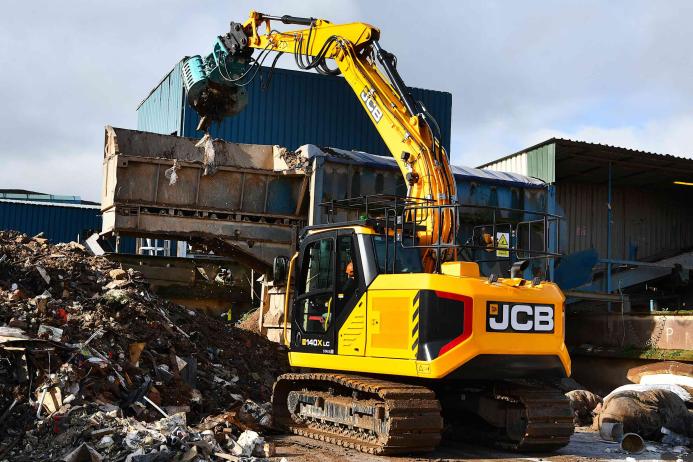 MRW’s new JCB 140X tracked excavator at work
