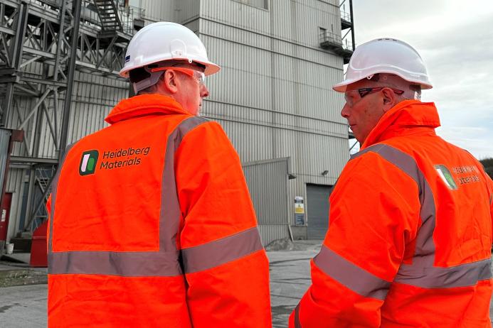 L-R: Lord Callanan with Heidelberg Materials UK chief executive officer Simon Willis