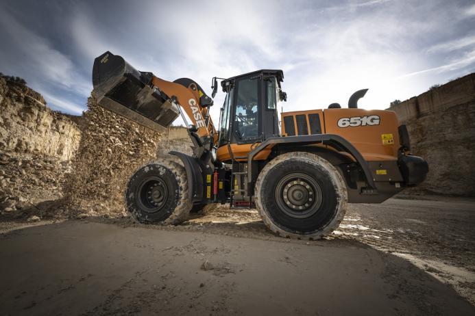 The new CASE 651G Evolution wheel loader fills a gap between the 621G and 721G