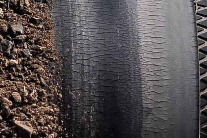 Close up of the cracks