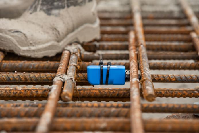 The sensors clip on to the steel reinforcements around which ready-mixed concrete is poured
