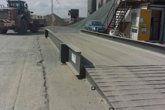 Low-profile Titan quarry weighbridge with additional grip bars on the sloping ramps