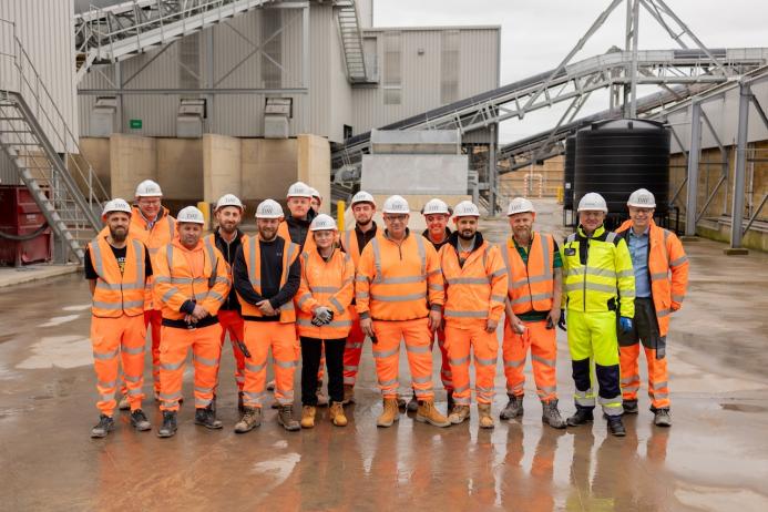 Gen Kitchen MP with members of the team at the new aggregates manufacturing plant in Wellingborough