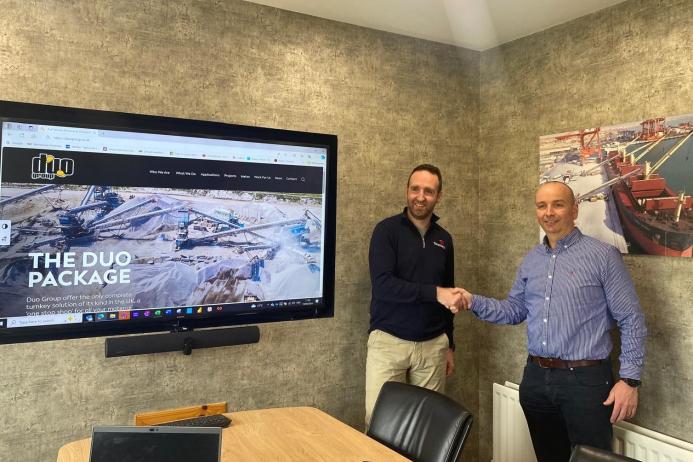 L-R: Carl Donnelly, international sales manager with Telestack, and Duo Group sales director Padraig McDermott after signing the new dealership agreement