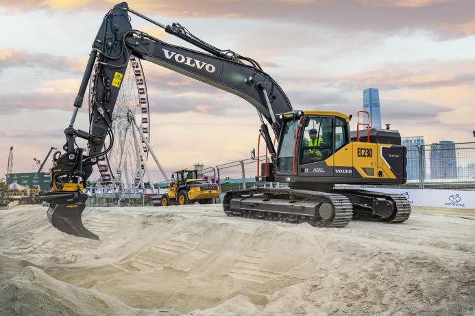 The Product Carbon Footprint reports reveal that electric machines are a more sustainable choice than diesel