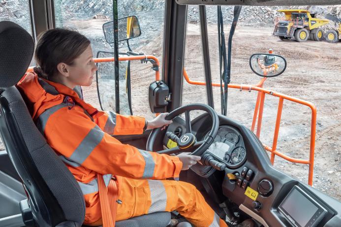 The R60 and R70 cab helps keep operators alert and performing at their best, all shift long