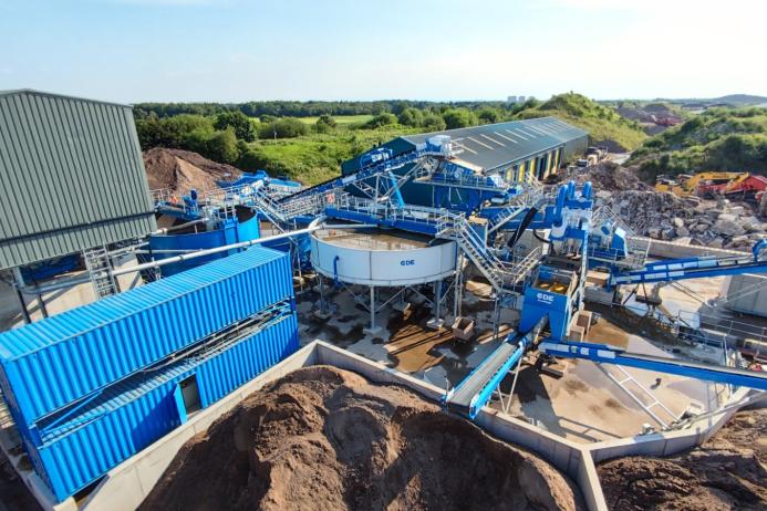 CCC Waste have doubled sand and aggregates production with a cutting-edge 200 tonnes/h C&D waste-recycling plant from CDE