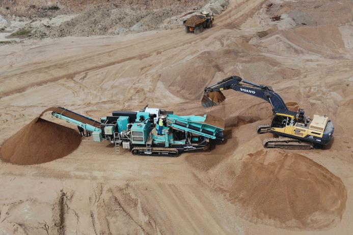 The new-generation TwisterTrac VS350E with its Volvo Stage V diesel engine is fully site mobile with a quick set-up time