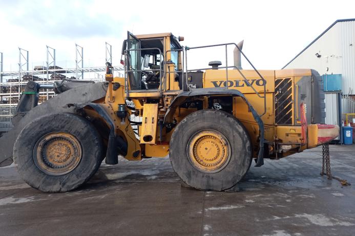 How the Volvo L350F wheeled loader arrived at SMT’s Newcastle depot