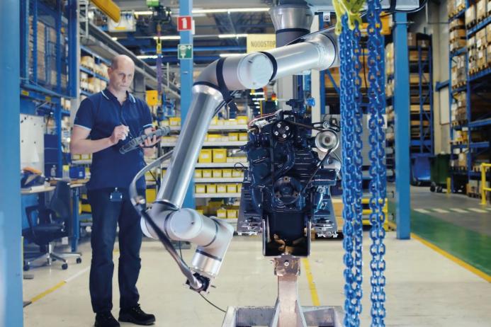 A dependable ally – an Atlas Copco Portable Air cobot (collaborative robot)