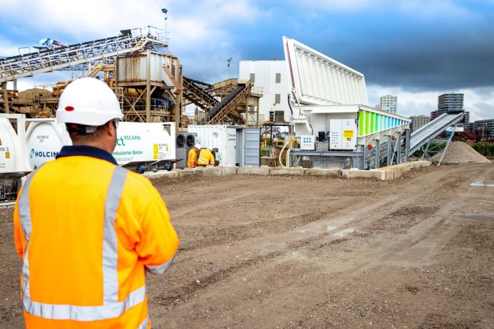 Aggregate Industries and neustark have set up an initial small-scale mobile mineralization plant in GreenwichAggregate Industries and