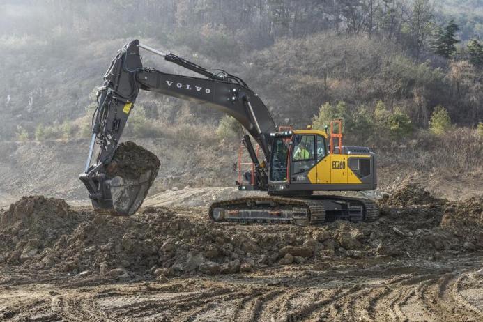 The all-new Volvo EC260 replaces the previous EC250