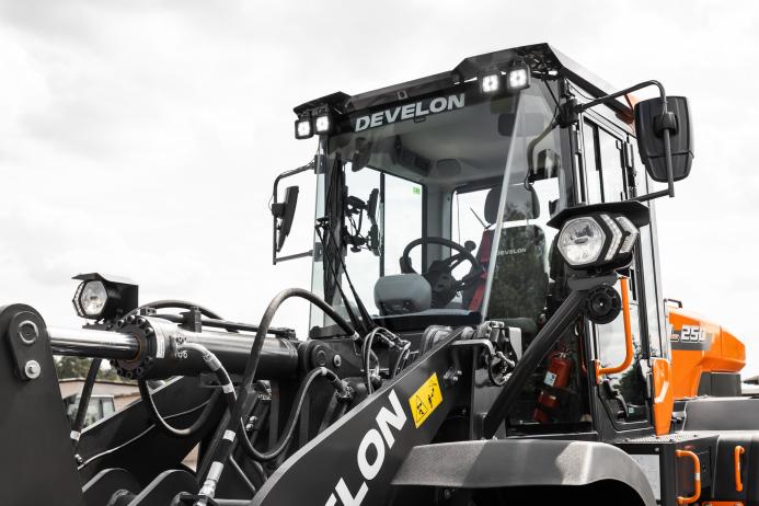 All models in the DL-7 range now come with a comprehensive full LED lighting pack