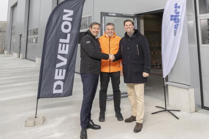 L-R: Andreas M Lohner, managing director of HD Hyundai Infracore Germany; René Halter, project manager for the construction project and member of the management team of HD Hyundai Infracore Germany; and Alexander Adler, chief executive officer of ADLER Immobilien Investment Group