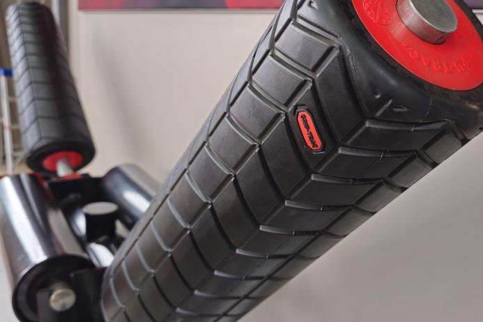 The Grip-Trac premium lagging on the XHD and EXHD models ensures superior traction, wear resistance, and belt-tracking performance in all conditions