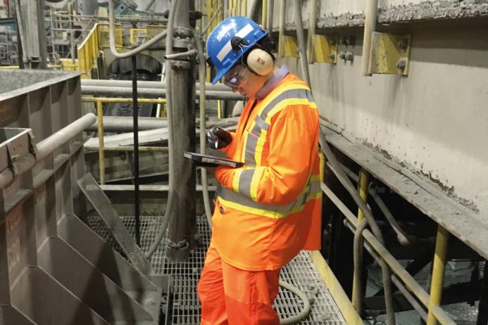 A good manufacturer will provide a skilled technician to evaluate screening equipment through a detailed checklist, train personnel on proper installation and operation of condition-monitoring systems, and work with the customer to develop a preventative maintenance plan