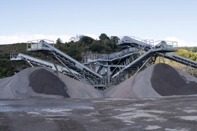Clean, washed aggregate stockpiles