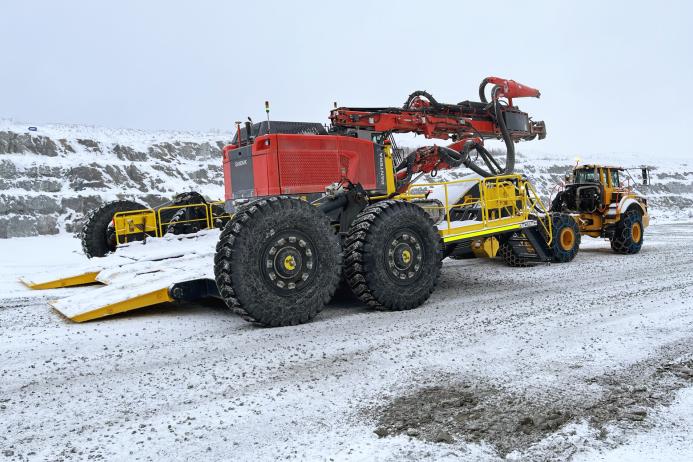 Sleipner lowbed trailer carrying a Sandvik Pantera drill rig
