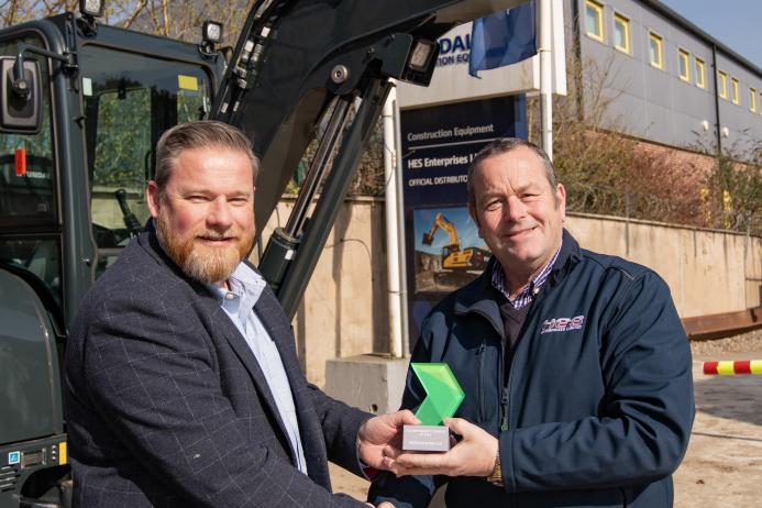 L-R: Anthony Hogben, HCEE regional sales manager for the UK and Eire, presenting the award to HES managing director Andrew Shaw