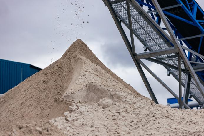 The output products from Fife Silica Sands go into numerous applications in the glass industry