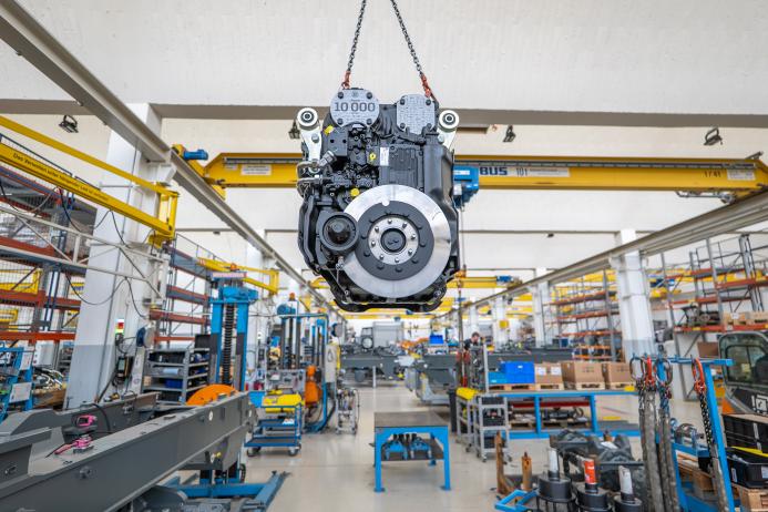 The power-split ZF transmission prior to installation in the XPower anniversary engine