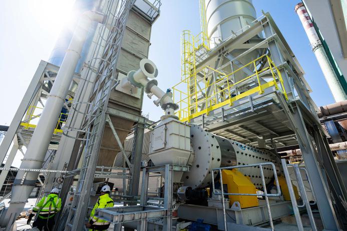 The new facility in Górażdże processes recycled concrete paste (RCP) recovered at the company’s first-of-its-kind recycling plant in Katowice, Poland