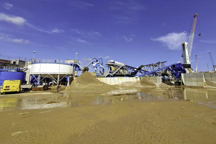 The CDE washing plant at Brett Aggregates’ site in Portsmouth