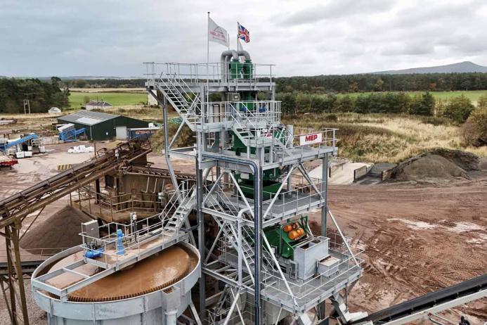 View of the MEP sand-classification plant and water-treatment plant at Melville Gates Quarry