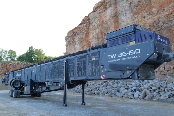 The TW 36-150 is fully road towable and comes with a tow hitch as standard